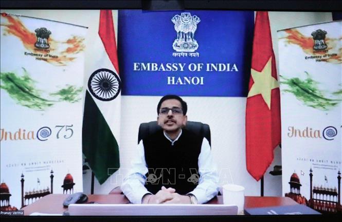Indian Embassy signs cooperation deals with 8 Vietnamese localities